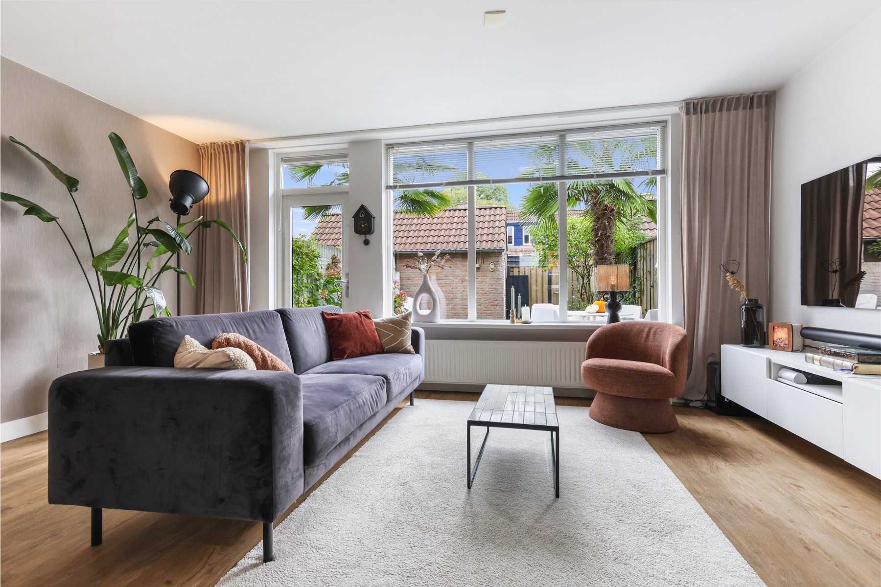 Lichte woonkamer professioneel gefotografeerd